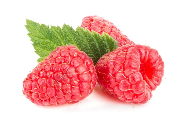 Raspberries with leaf isolated on white background macro — Stock Photo, Image