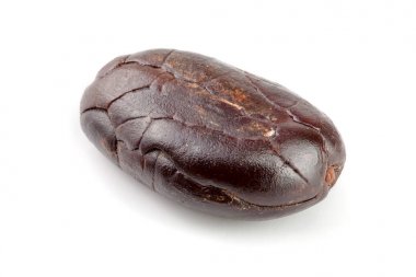 kakao çekirdeği üzerinde beyaz arka plan makro izole