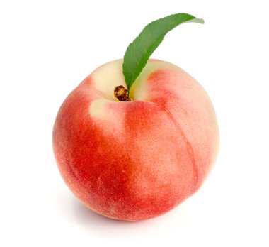 Beyaz zemin üzerinde yaprak izole şeftali