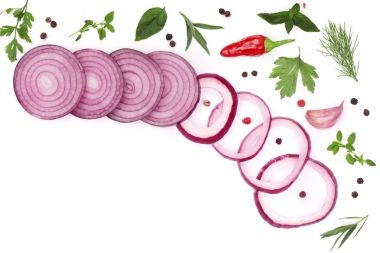 soğan, sarımsak, acı biber ve baharat kopya alanı metniniz için beyaz zemin üzerine izole. Üstten Görünüm