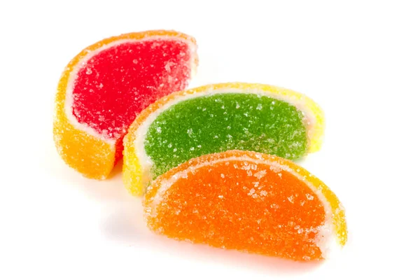 Kolorowe galaretki jak Plasterki cytryny i pomarańczy, izolowana na białym tle — Zdjęcie stockowe
