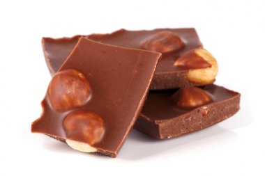 Beyaz arka plan üzerinde izole fındık çikolata