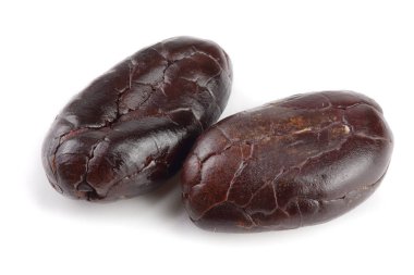 kakao çekirdeği üzerinde beyaz arka plan makro izole