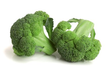 Beyaz arka plan yakın çekim izole taze brokoli