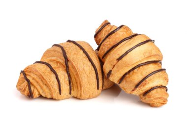 çikolata soslu beyaz arka plan üzerinde üstten görünüm izole dekore edilmiş kruvasan