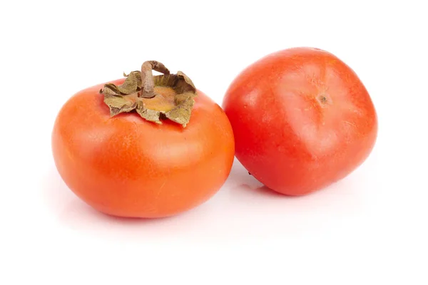 Buah persimmon diisolasi pada latar belakang putih close-up — Stok Foto