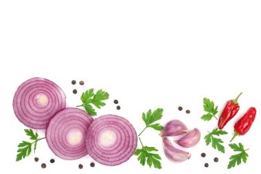 soğan, sarımsak, metniniz için kopya alanı ile beyaz arka plan üzerinde izole acı biber maydanoz. Üstten Görünüm. Düz yatıyordu