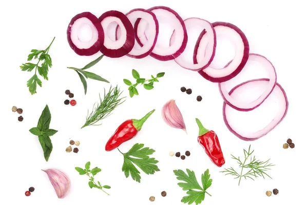 soğan, sarımsak, acı biber ve baharat beyaz arka plan üzerinde izole. Üstten Görünüm
