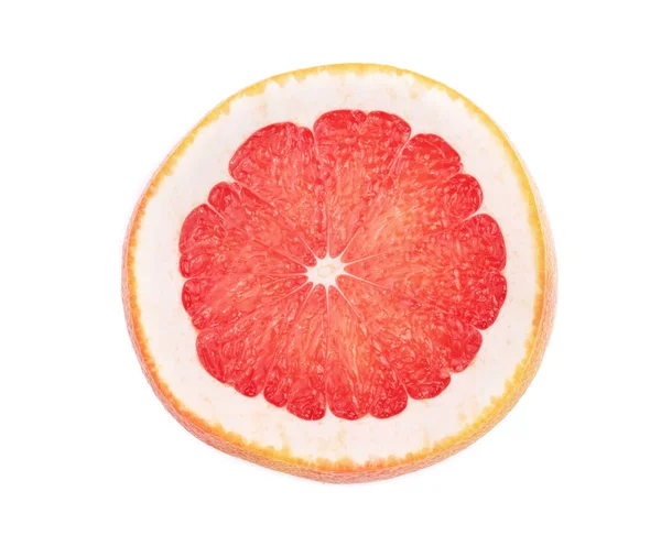 Шматочки грейпфрута ізольовані на білому тлі крупним планом — стокове фото