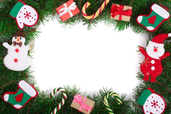 Cornice natalizia decorata isolata su sfondo bianco con spazio di copia per il testo — Foto Stock