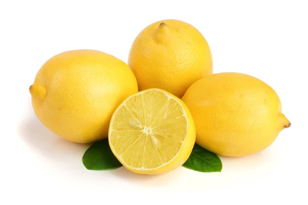 Limão e metade com folha isolada no fundo branco — Fotografia de Stock