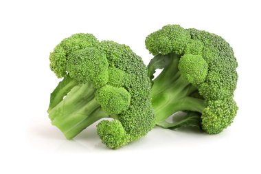 Beyaz arka plan yakın çekim izole taze brokoli