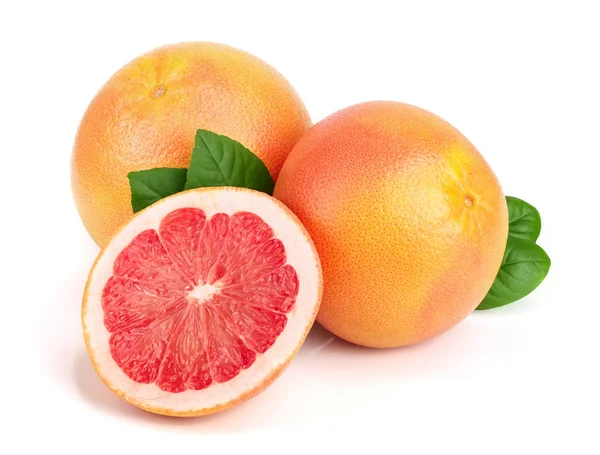 Pomelo y rodajas con hojas aisladas sobre fondo blanco —  Fotos de Stock