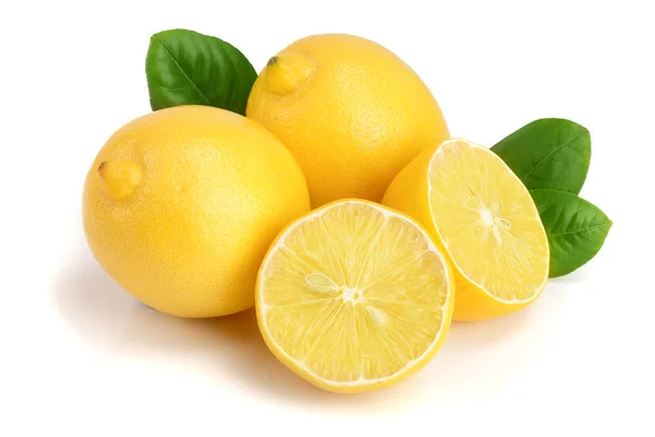 Limone e mezzo con foglia isolata su fondo bianco — Foto Stock