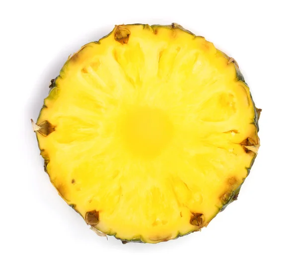 Jeden ananas plastry na białym tle. Widok z góry. Leżał z płaskim — Zdjęcie stockowe