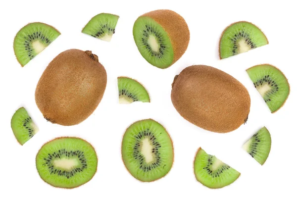 Gesneden kiwi fruit geïsoleerd op een witte achtergrond. Plat lag patroon. Bovenaanzicht — Stockfoto