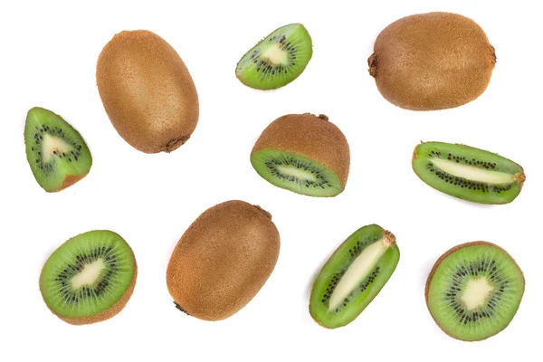 Kiwi fruit met segmenten geïsoleerd op een witte achtergrond, close-up. Bovenaanzicht. Plat lag patroon — Stockfoto