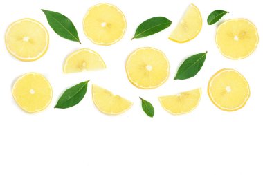 limon yaprakları ve beyaz arka plan kopya alanı metni ile izole dilimleri ile. Düz yatıyordu, en iyi görünümü