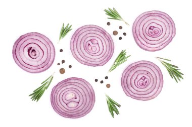 Biberiye ve beyaz arka plan üzerinde izole karabiber kırmızı soğan dilimlenmiş. Üstten Görünüm. Düz yatıyordu desen