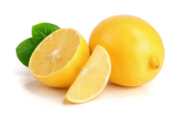 레몬과 흰색 배경에 고립 잎 조각 — 스톡 사진