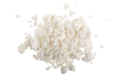 Süzme peynir beyaz arka plan üzerinde izole. Üstten Görünüm. Düz yatıyordu