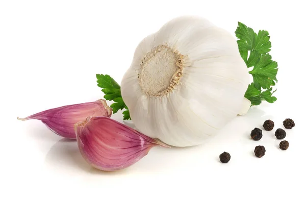 Garlic with parsley leaf and peppercorn isolated on white background — Stock Photo, Image