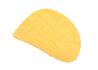 Beyaz arka plan yakın çekim tek patates çipi