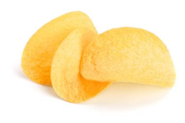 Beyaz arka plan yakın çekim üzerinde üç patates cipsi