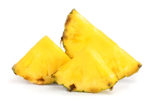 Ananasscheiben isoliert auf weißem Hintergrund Nahaufnahme — Stockfoto