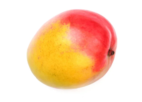 影なしの白い背景のクローズ アップに分離されたマンゴー果実 — ストック写真