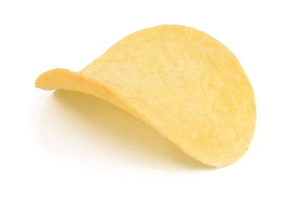 Einzelne Kartoffelchips auf weißem Hintergrund Nahaufnahme — Stockfoto