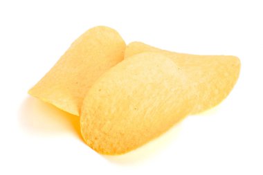 Beyaz arka plan yakın çekim üzerinde üç patates cipsi