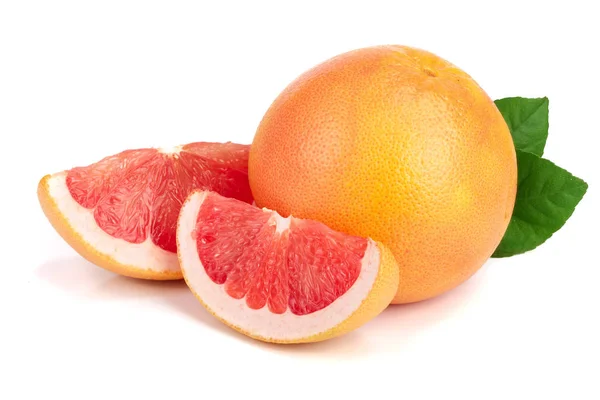 Grapefruit und Scheibe mit Blättern isoliert auf weißem Hintergrund — Stockfoto