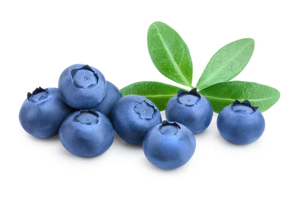 Fresh blueberry with leaves isolated on white background closeup — Stock Photo, Image