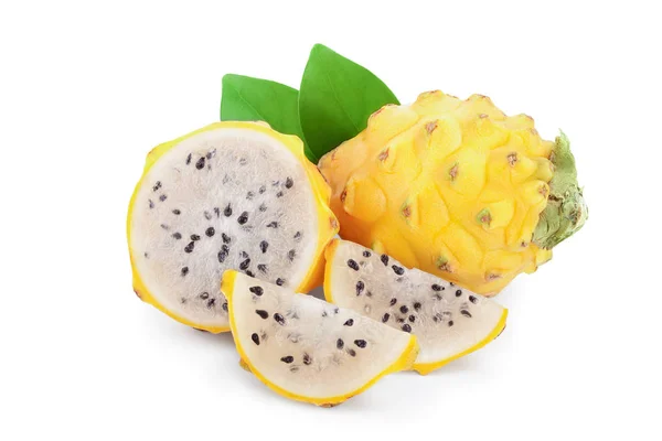 Rijpe Dragon fruit, Pitaya of Pitahaya geel geïsoleerd op witte achtergrond, fruit gezond concept — Stockfoto