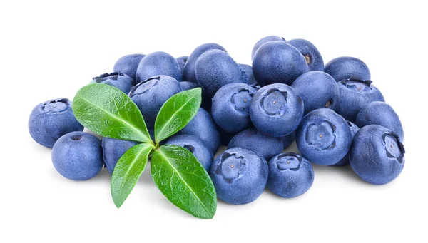 Fresh blueberry with leaves isolated on white background closeup — Stock Photo, Image