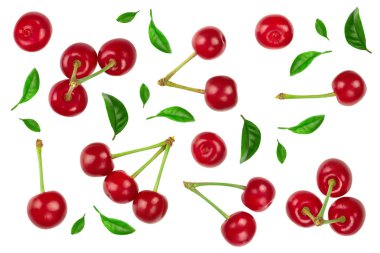 Beyaz arka plan üzerinde izole yaprak closeup ile bazı kiraz. Üst te. Düz yatıyordu.