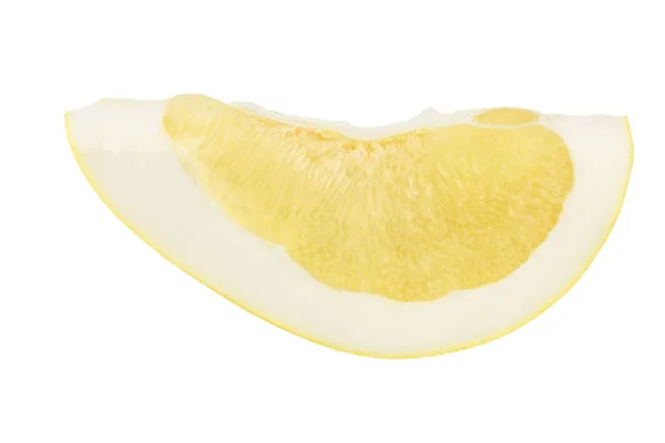 Fetta di pomelo isolata su fondo bianco — Foto Stock