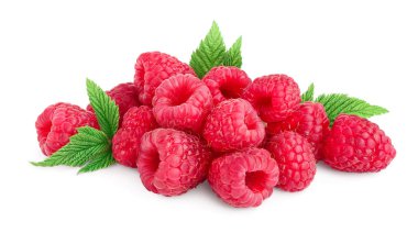 Olgun ahududu yapraklı beyaz arka planda izole