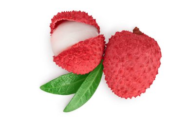 Lychee meyvesi beyaz arka planda izole edilmiş, kırpma yolu ve tam derinlikte bir alan. Üst Manzara. Düz yatıyordu