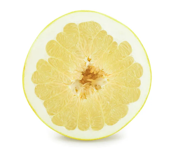 Fetta di pomelo isolata su fondo bianco — Foto Stock