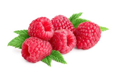 Olgun ahududu yapraklı beyaz arka planda izole