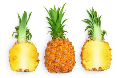 Beyaz arka planda izole edilmiş ananas kesme yolu ve tam alan derinliği. Üst Manzara. Düz yatıyordu