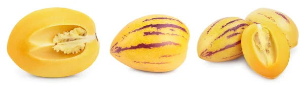 Frische Pepino-Früchte mit isolierten Blättern auf weißem Hintergrund. Set oder Kollektion — Stockfoto