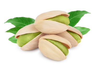 Kesme yolu ve tam derinlikte alan ile beyaz zemin üzerinde yaprakları izole şam fıstığı