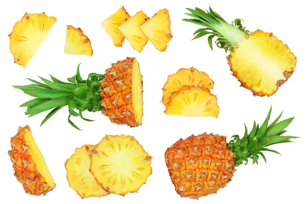 Ananas isoliert auf weißem Hintergrund mit Schnittweg und voller Schärfentiefe. Ansicht von oben. Flache Lage — Stockfoto