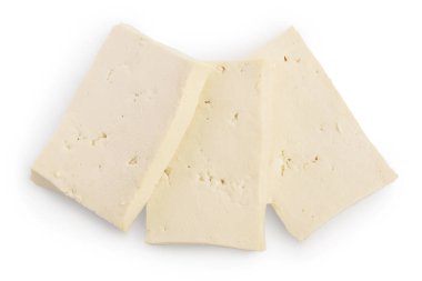 Beyaz arkaplanda soyulmuş tofu peyniri kırpma yolu ve tam alan derinliği, Üst Manzara. Düz yatıyordu