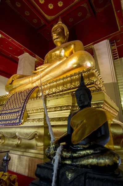 Ansikte av Buddha i thailand — Stockfoto