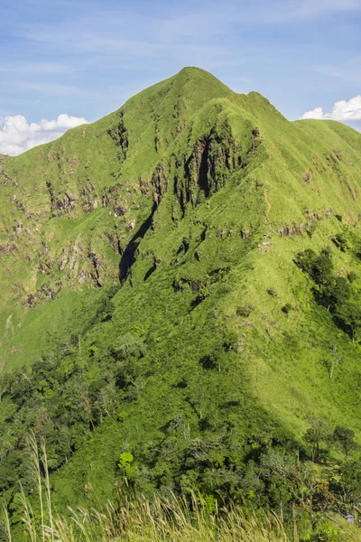 カオ ・ チャン Puak 山、カンチャナブリ、タイ — ストック写真