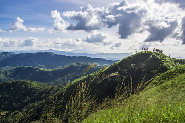 Khao Chang Puak mountain, Kanchanaburi, Tailândia — Fotografia de Stock